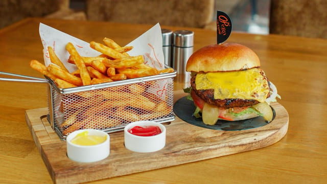 Opera Cheeseburger.