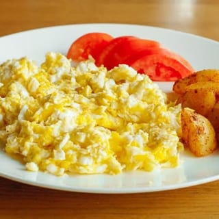 Turkish Scrambled Eggs (Menemen)